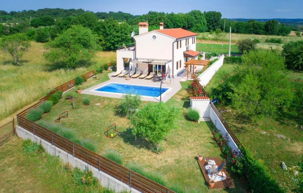 Beautiful Villa Cicibella With Pool In Barban